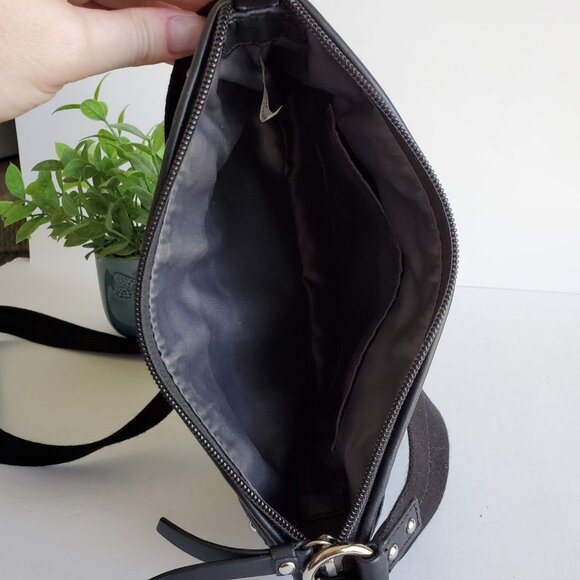 EUC Coach Daisy Leather Swingpack in Black (F49425) - Picture 9 of 15